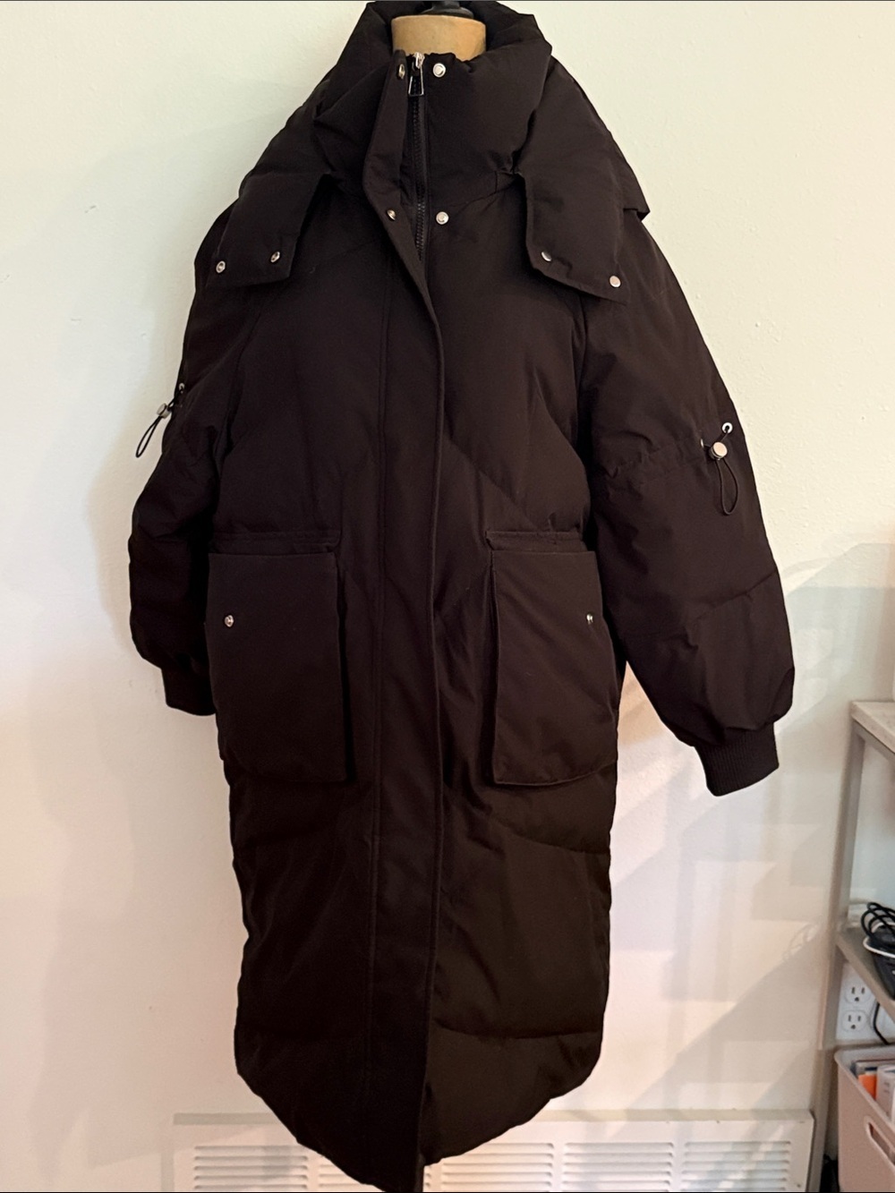 Nap sz M Long Black Down Puffer Coat with Hood zip front great condition